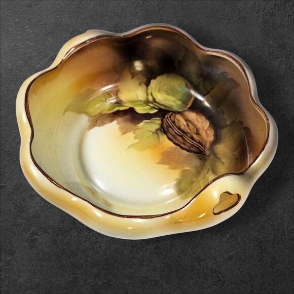 Vintage Noritake Hand Painted Nut Bowl w/ Handles M in Wreath Mark Japan Walnut - Picture 1 of 9